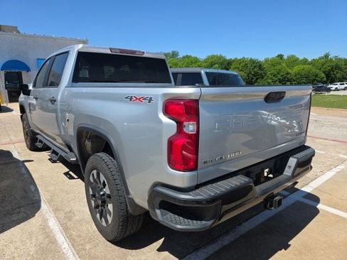 Used 2020 Chevrolet Silverado 2500 Custom w/ Custom Value Package AWD/4WD image 3