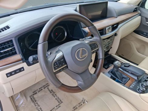 Used 2021 Lexus LX 570 4WD w/ Luxury Package image 22