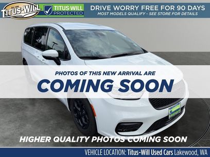 Used 2023 Chrysler Pacifica Touring-L w/ S Appearance Package