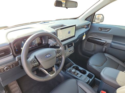 New 2025 Ford Maverick Lariat w/ Black Appearance Package image 9