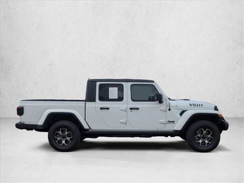 Used 2021 Jeep Gladiator Willys image 4