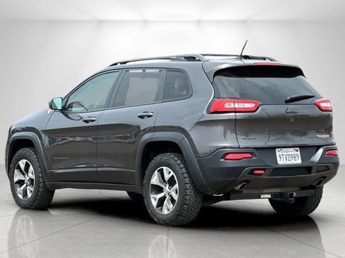 Used 2015 Jeep Cherokee Trailhawk AWD/4WD image 5