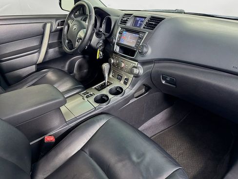 Used 2013 Toyota Highlander SE image 38