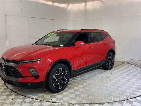 Used 2023 Chevrolet Blazer RS w/ Enhanced Convenience Package image 4