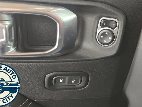 Used 2023 Jeep Wrangler Unlimited Sahara w/ Cold Weather Group AWD/4WD image 23