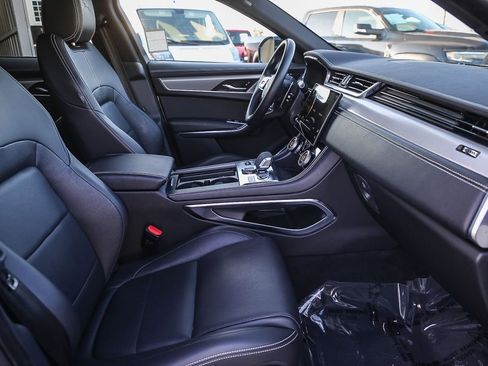 Used 2024 Jaguar F-PACE R-Dynamic S image 17