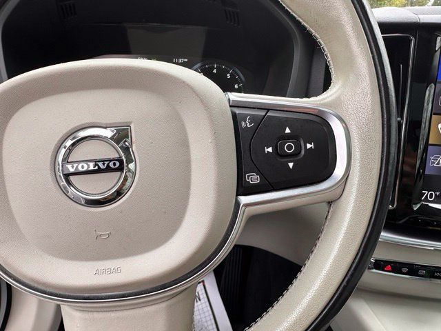 Used 2020 Volvo XC60 T5 Momentum FWD image 24