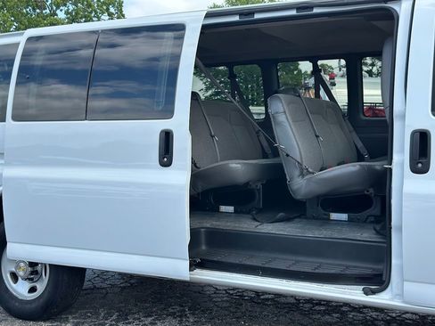 Used 2024 Chevrolet Express 3500 LT w/ LT Preferred Equipment Group RWD image 18