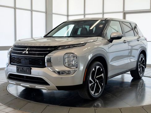 Used 2022 Mitsubishi Outlander SE AWD/4WD image 5