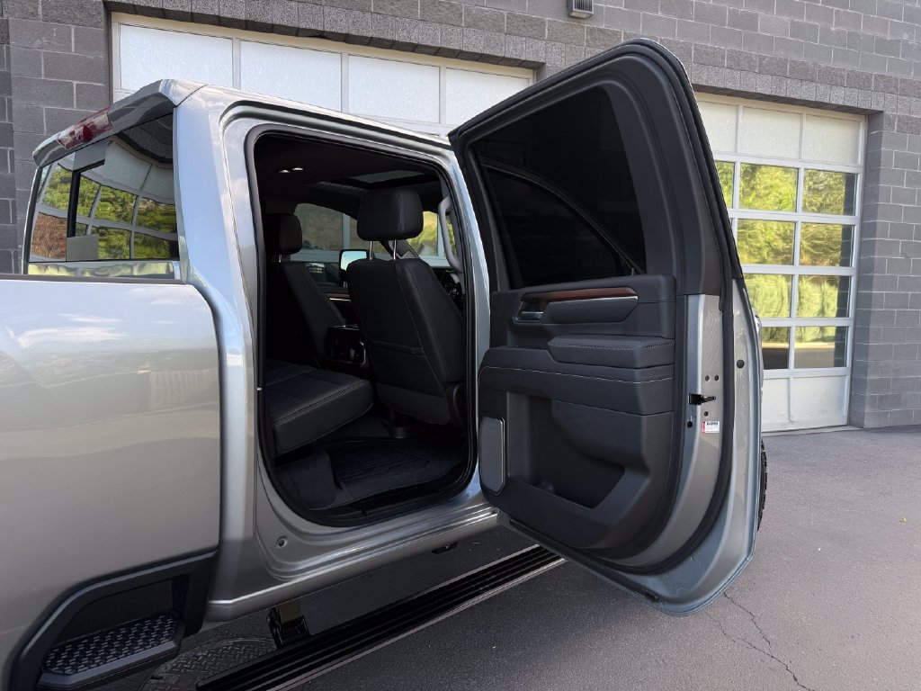 Used 2025 GMC Sierra 3500 Denali w/ Denali Reserve Package AWD/4WD image 42