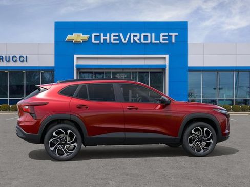 New 2026 Chevrolet Trax RS w/ Driver Confidence Package FWD image 5