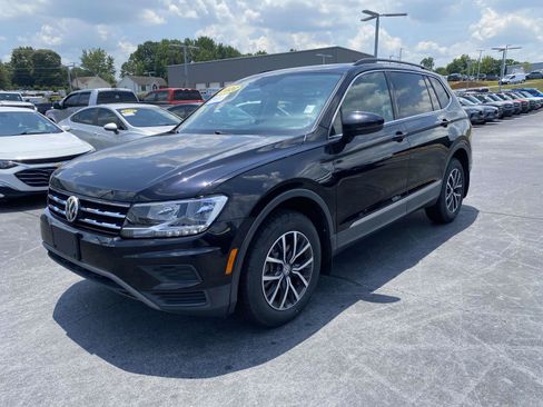 Used 2020 Volkswagen Tiguan SE FWD image 3