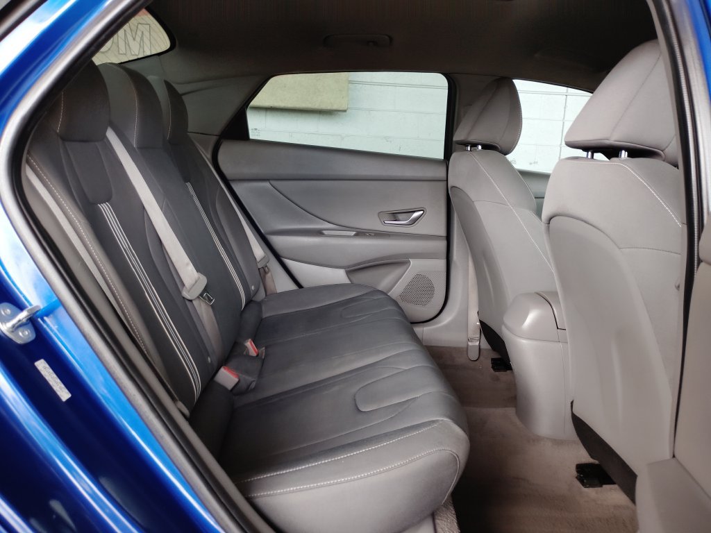 Used 2023 Hyundai Elantra SEL w/ Convenience Package FWD image 15