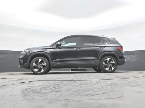 Used 2024 Volkswagen Taos SE AWD/4WD image 25