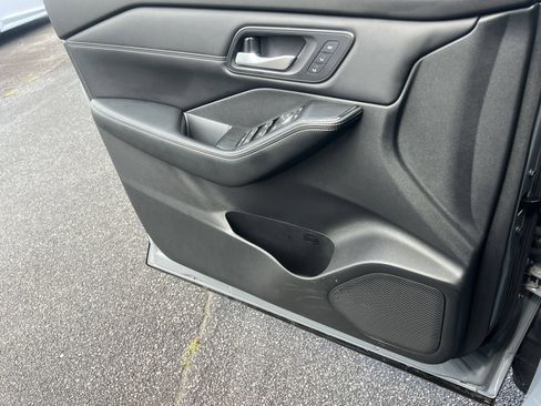 Certified 2025 Nissan Rogue SL w/ SL Premium Package FWD image 15