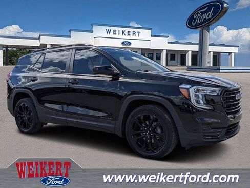 Used 2022 GMC Terrain SLE w/ Driver Convenience Package image 1