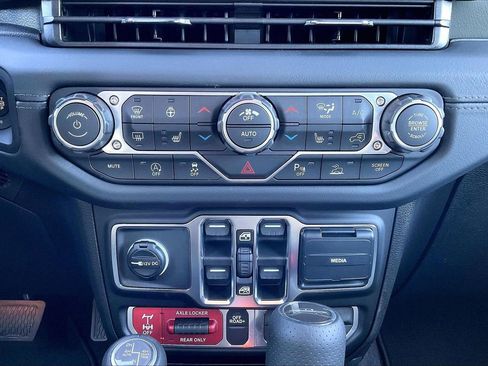 New 2026 Jeep Gladiator Mojave AWD/4WD image 17