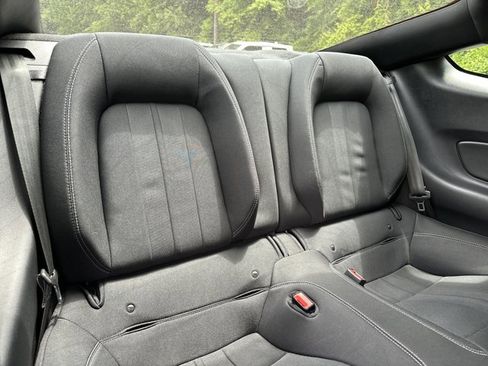 Used 2020 Ford Mustang Coupe RWD image 18