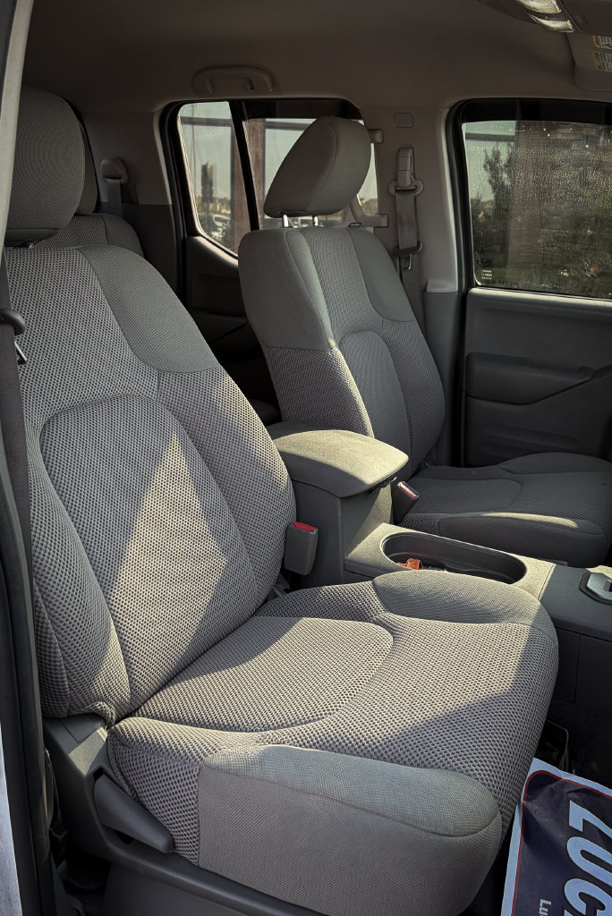 Used 2020 Nissan Frontier SV w/ Midnight Edition Floor Mats AWD/4WD image 25