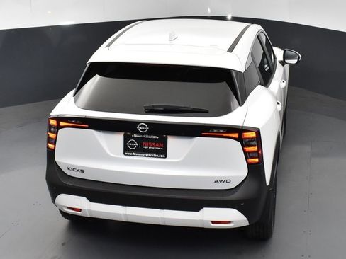New 2025 Nissan Kicks SV image 49