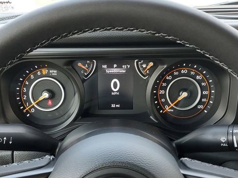 New 2025 Jeep Gladiator Sport image 25