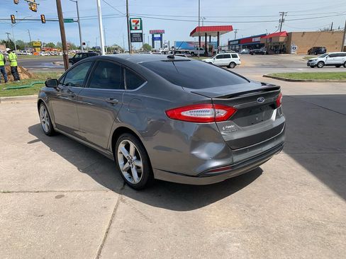 Used 2013 Ford Fusion SE image 5