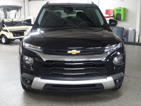 Used 2023 Chevrolet TrailBlazer LT w/ Convenience Package AWD/4WD image 2