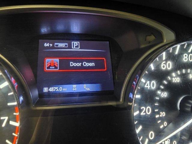 Used 2018 Nissan Pathfinder Platinum AWD/4WD image 13
