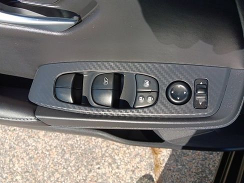 Used 2025 Nissan Sentra SV image 18