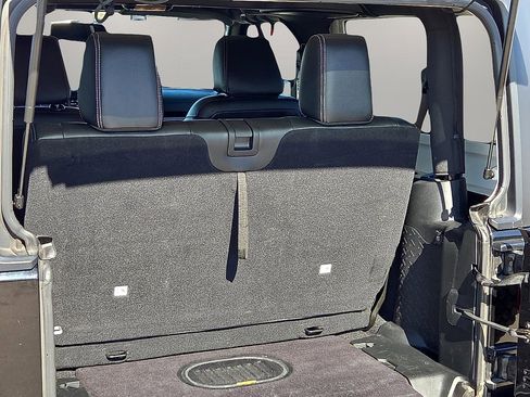 Used 2018 Jeep Wrangler Rubicon w/ Dual Top Group image 7