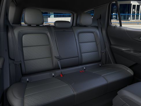 New 2026 Chevrolet Equinox LT w/ Convenience Package II AWD/4WD image 17