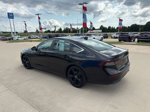 Used 2023 Honda Accord Sport image 7