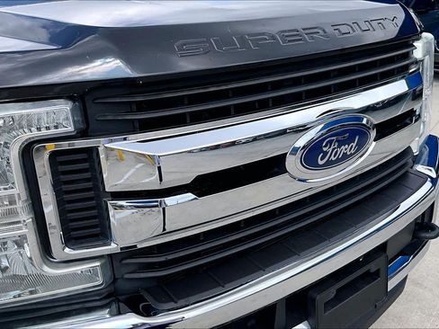 Used 2017 Ford F250 XLT w/ XLT Premium Package AWD/4WD image 29