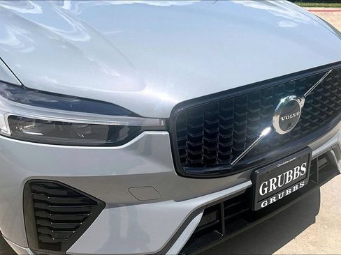 Certified 2024 Volvo XC60 B5 Plus w/ Protection Package Premier AWD/4WD image 38