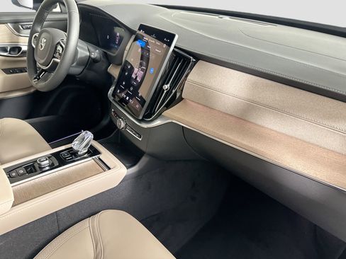 New 2026 Volvo XC90 B5 Core AWD/4WD image 31