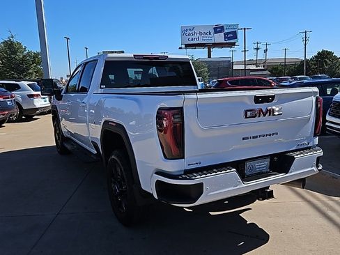 Used 2024 GMC Sierra 2500 AT4 image 7