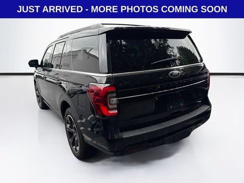 Used 2023 Ford Expedition Limited AWD/4WD image 6