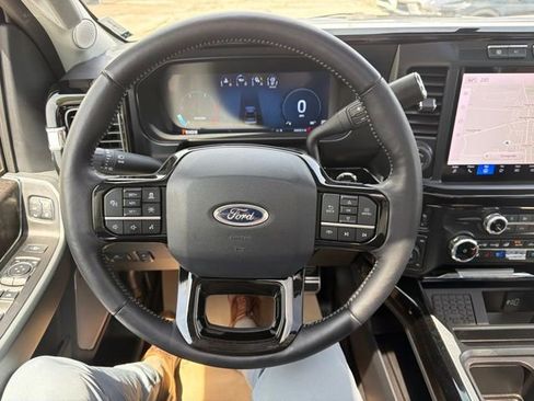 Used 2024 Ford F250 Lariat w/ Lariat Ultimate Package AWD/4WD image 34