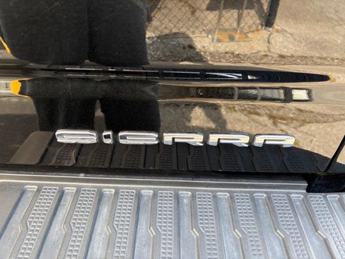 Used 2022 GMC Sierra 1500 Denali w/ Denali Reserve Package image 11