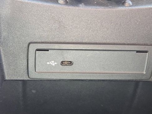 Used 2020 Mercedes-Benz GLE 350 4MATIC w/ Premium Package image 20