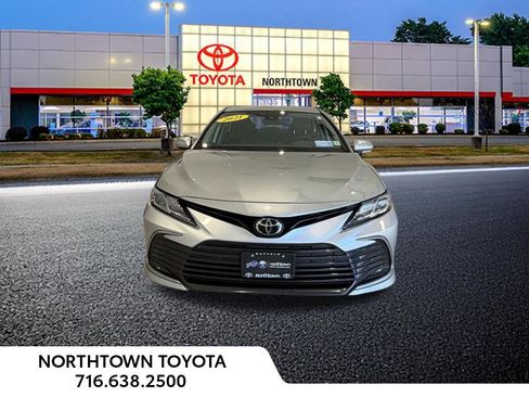 Used 2021 Toyota Camry LE w/ Convenience Package FWD image 6
