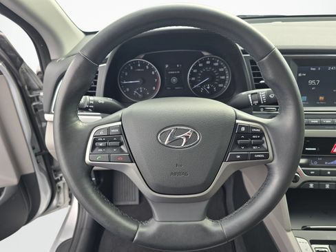 Used 2018 Hyundai Elantra Value Edition FWD image 13