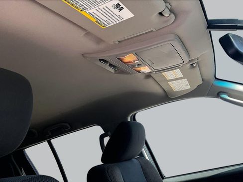 Used 2012 Nissan Pathfinder SV RWD image 13