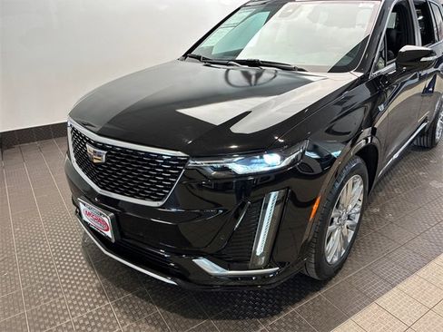 Used 2021 Cadillac XT6 Premium Luxury image 8