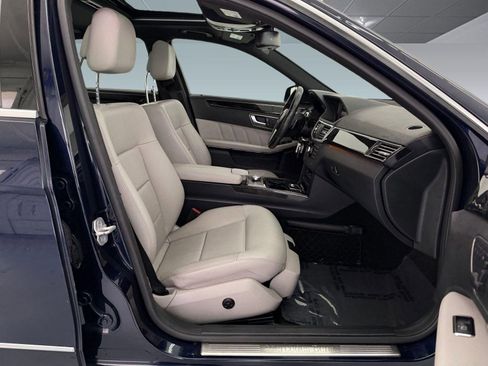 Used 2013 Mercedes-Benz E 350 Sedan image 23
