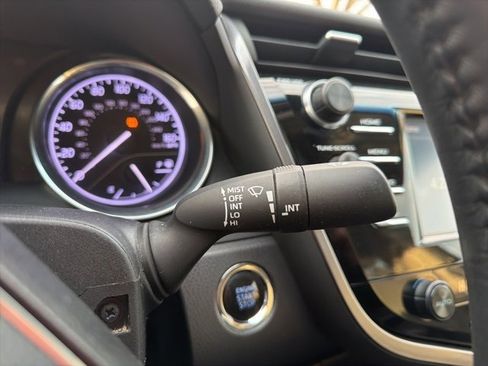 Used 2018 Toyota Camry L image 21