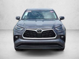 Used 2024 Toyota Highlander LE AWD/4WD video 2