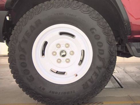 Used 2025 Ford Bronco Heritage Edition AWD/4WD image 14
