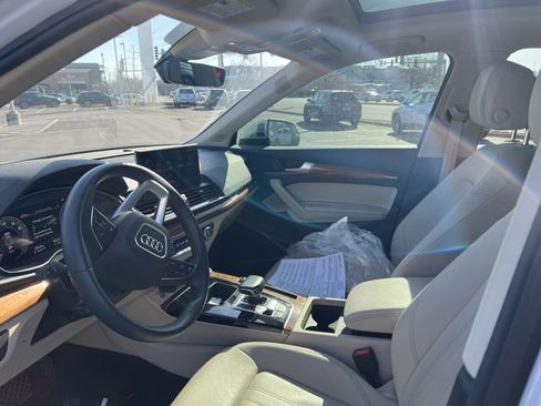Used 2023 Audi Q5 2.0T Premium Plus w/ Premium Plus Package image 6