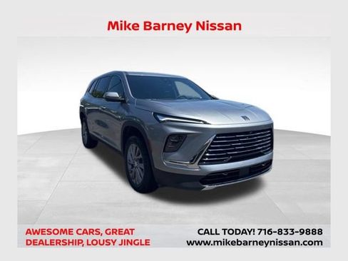 Used 2026 Buick Enclave Preferred AWD/4WD image 1